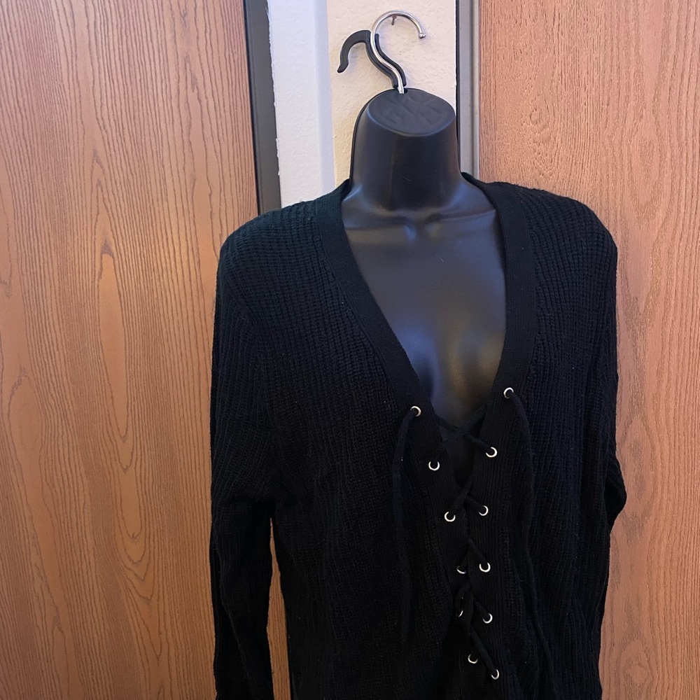 Love Change Italy Tie down front thin knit sweater